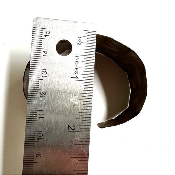 Geometric copper cuff bracelet - Picture 9 of 10